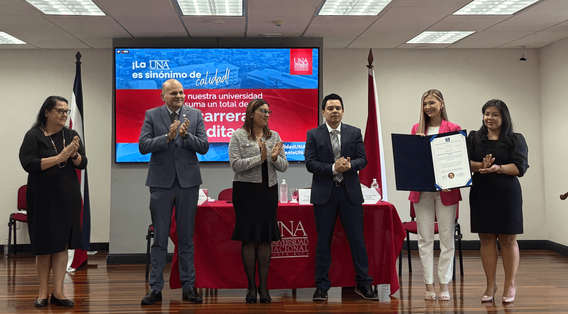 Política económica recibe acreditación regional