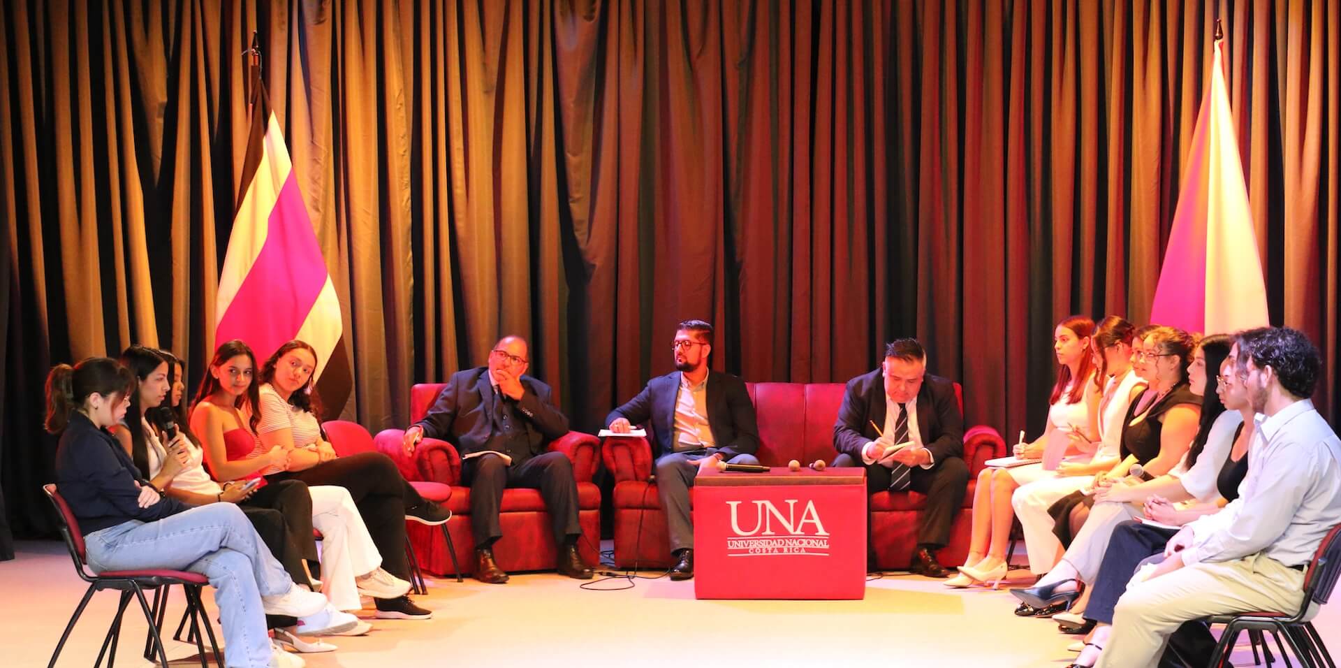 Estudiantes debatieron desafíos planteados por el Estado de la Nación