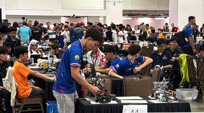 Estudiantes del Humanístico de Nicoya logran puesto 20 en mundial de robótica