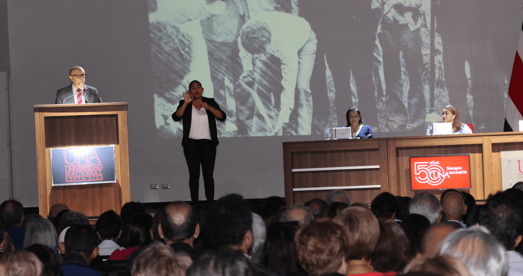 Entre reconocimientos y demandas UNA celebra sus 50 años