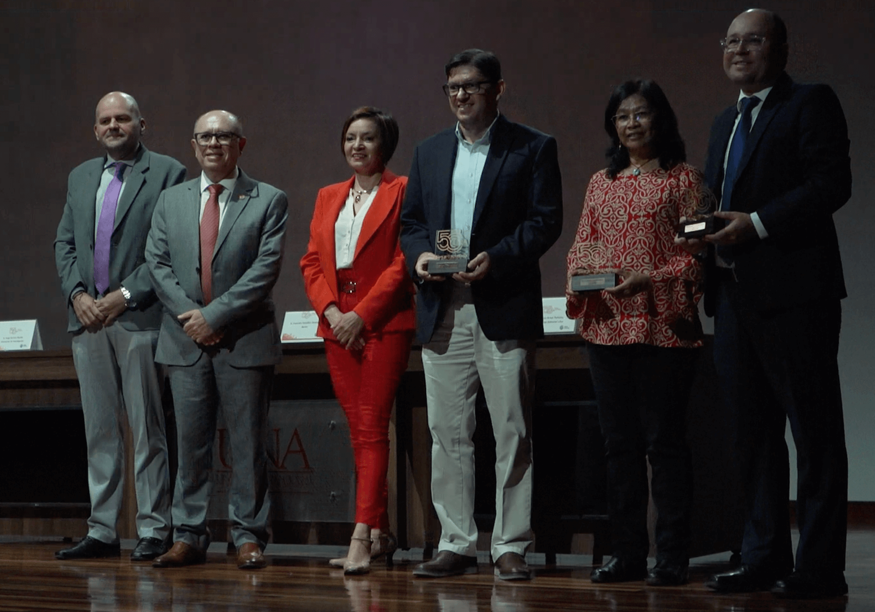 UNA colección de oro para la historia