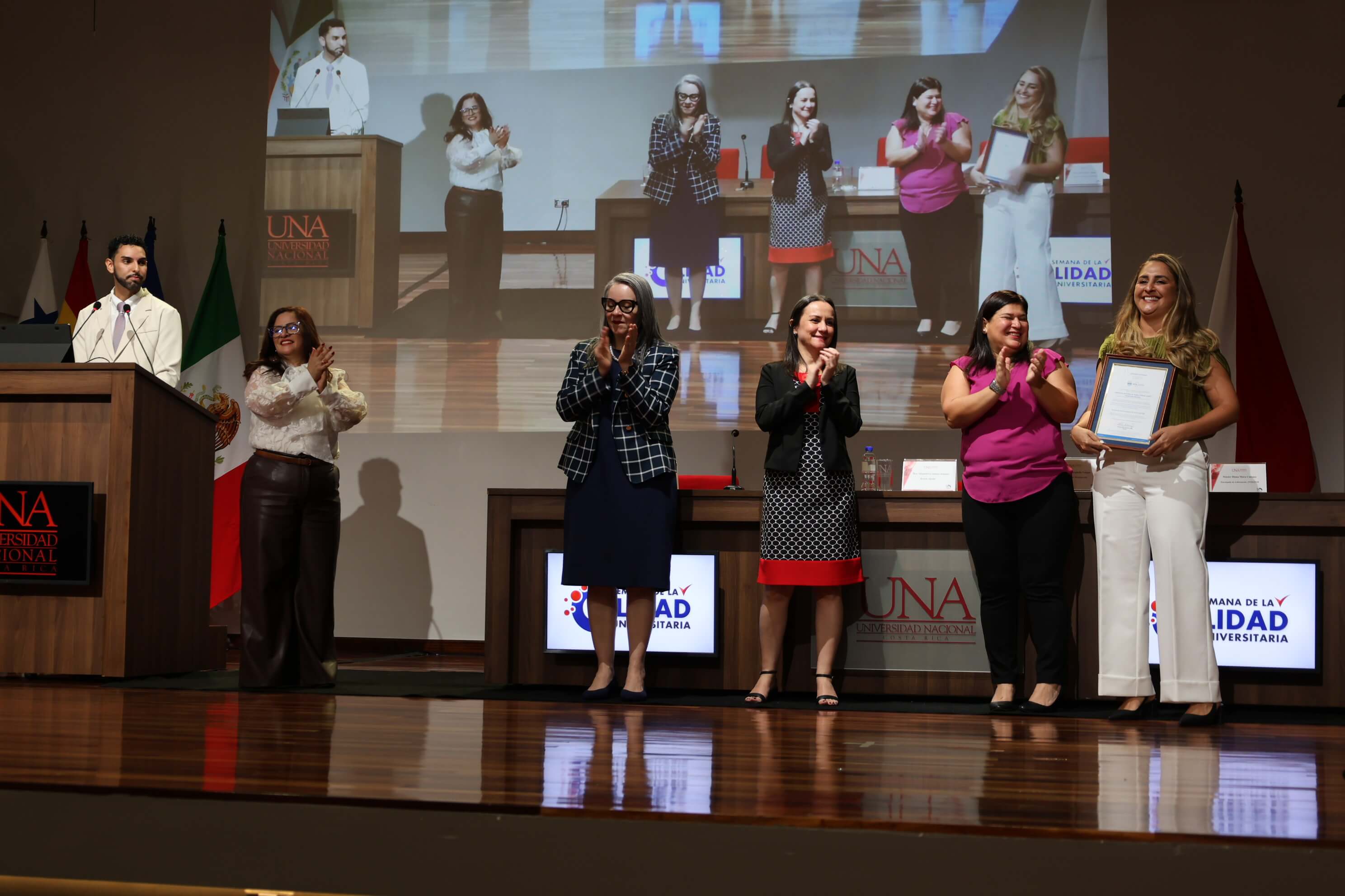 Laboratorio de Análisis de suelos y foliares recibe acreditación de calidad 