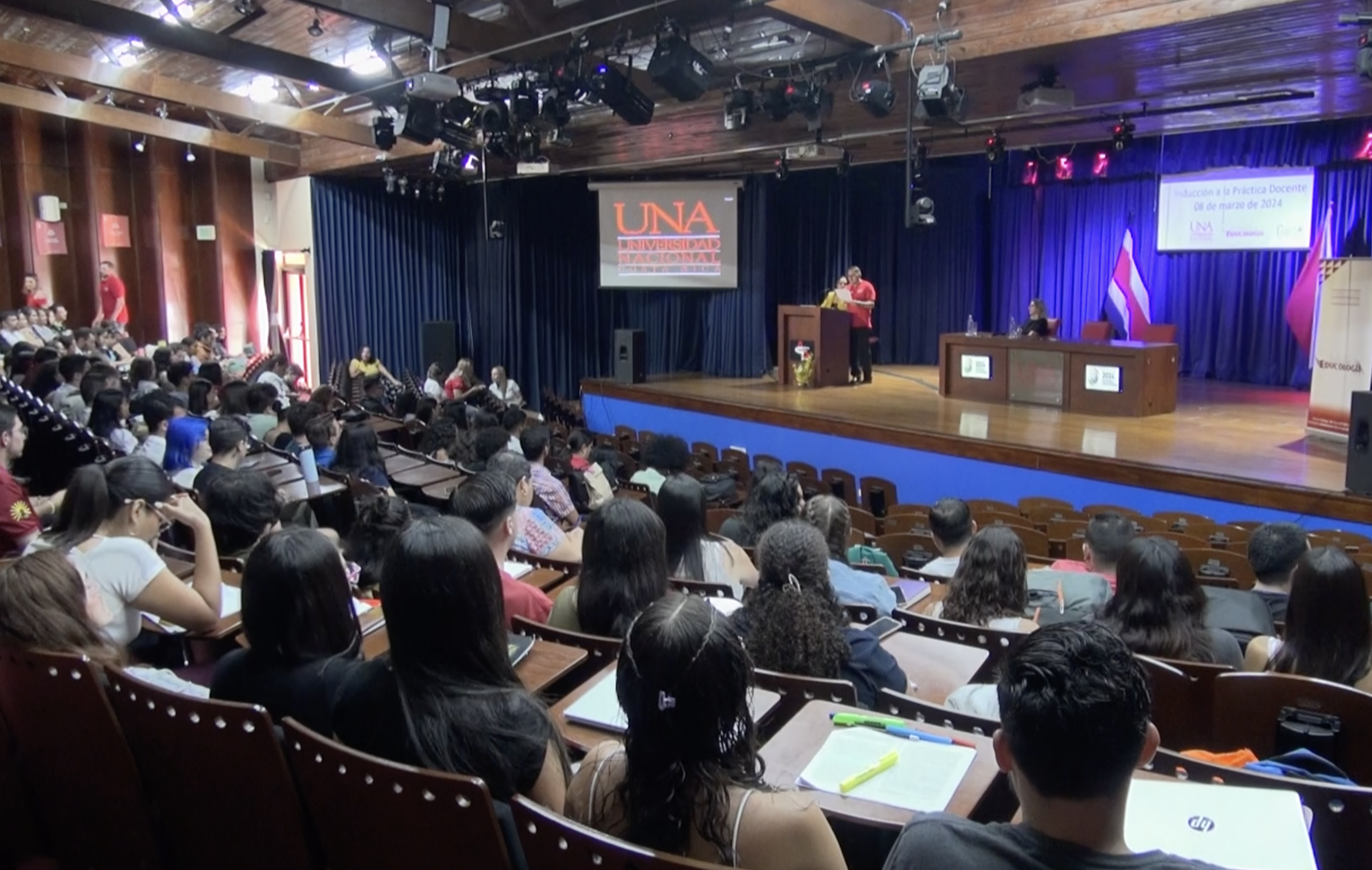  Formando futuros educadores: prevención de violencia y cuidado vocal en el aula