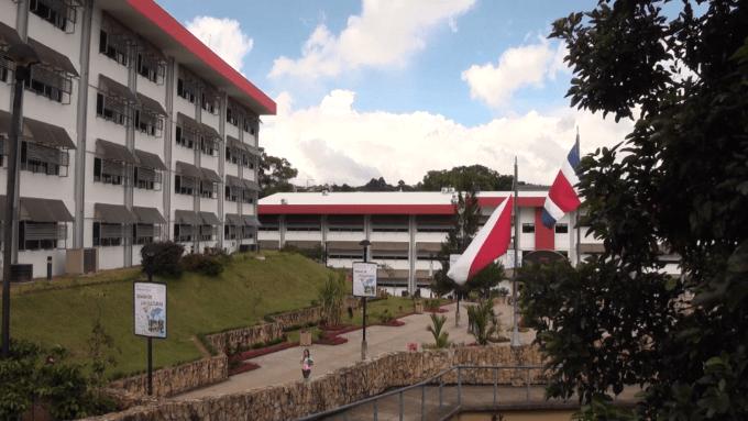 Rector insta a celebrar autonomía universitaria desde la academia 