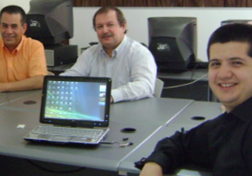 Expertos en tecnologías chilenos visitan la UNA