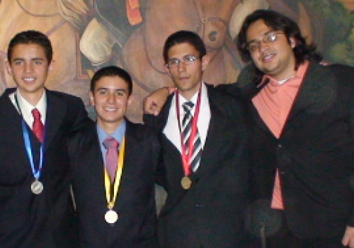 Ticos triunfan en Olimpiada Iberoamericana de Física