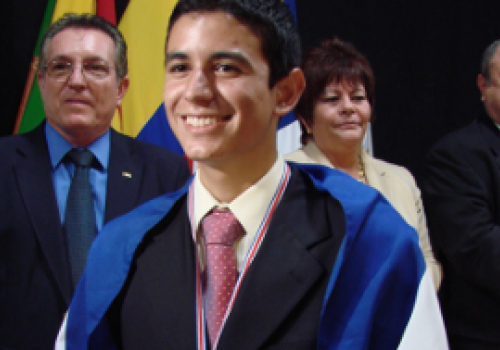 Tico obtuvo oro en Olimpiada Iberoamericana de Química